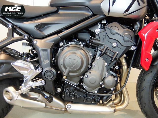 triumph - trident-660