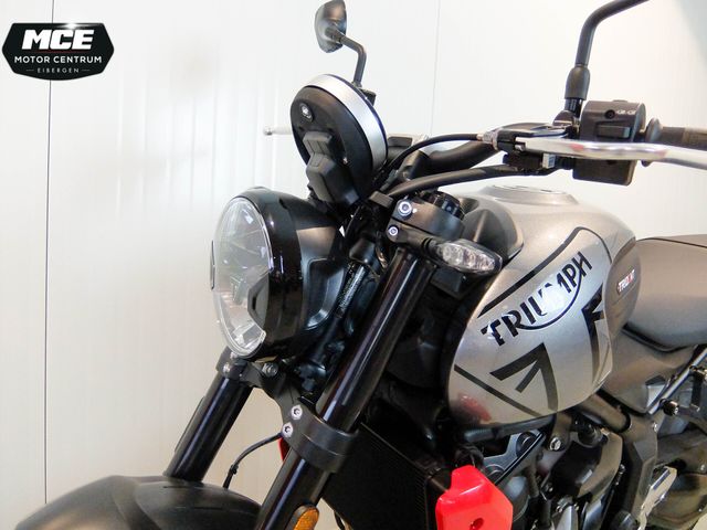 triumph - trident-660