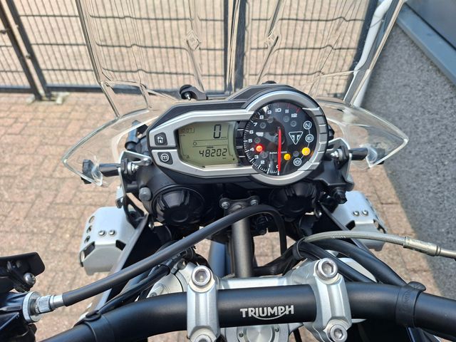 triumph - tiger-800-xca