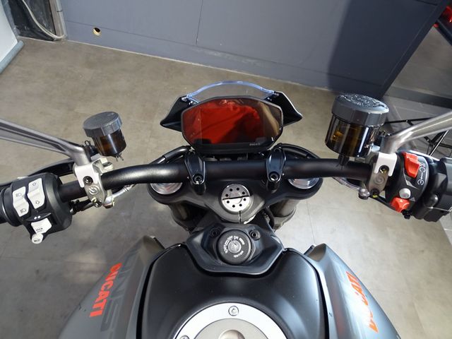 ducati - monster--