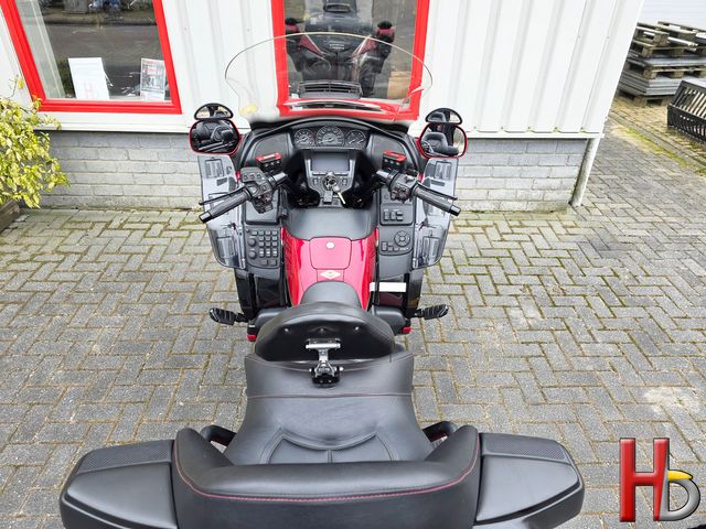 honda - gl-1800-goldwing-c-abs