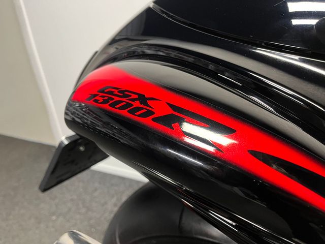 suzuki - gsx-r-1300-hayabusa