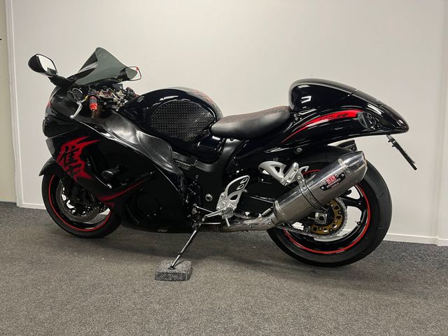 suzuki - gsx-r-1300-hayabusa