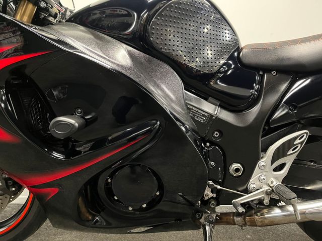 suzuki - gsx-r-1300-hayabusa