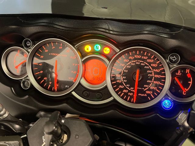 suzuki - gsx-r-1300-hayabusa