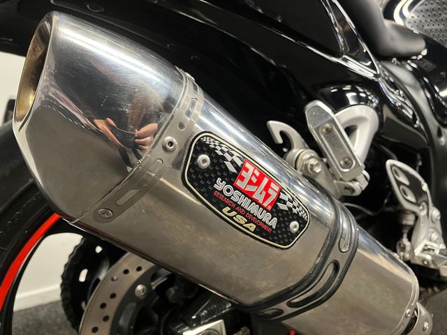 suzuki - gsx-r-1300-hayabusa