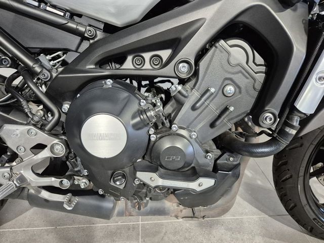 yamaha - xsr-900-abs