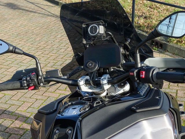 bmw - r-1300-gs-adventure