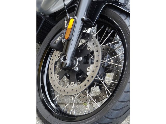 bmw - r-18