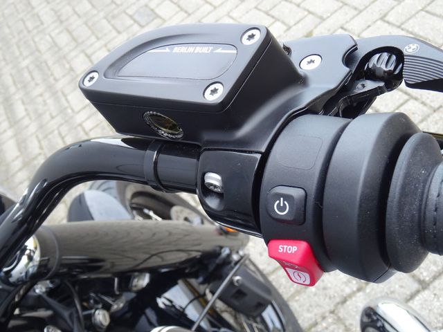 bmw - r-18