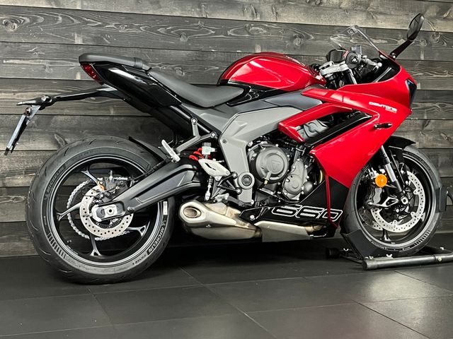 triumph - daytona-660