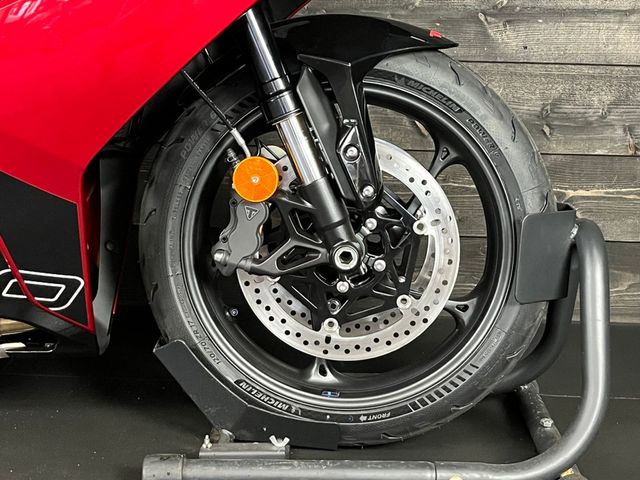 triumph - daytona-660