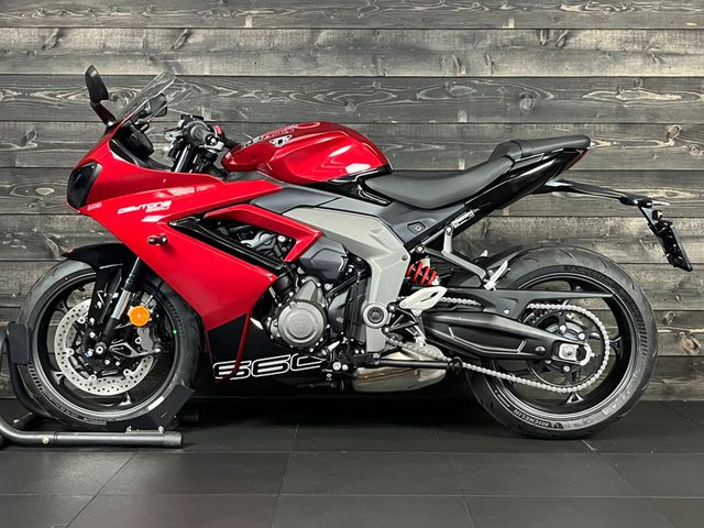 triumph - daytona-660