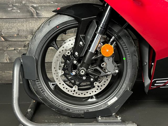 triumph - daytona-660