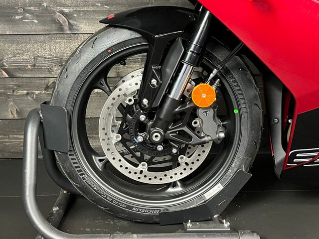 triumph - daytona-660