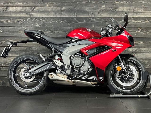 triumph - daytona-660