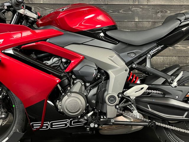 triumph - daytona-660