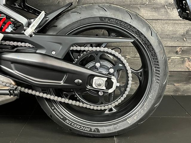 triumph - daytona-660