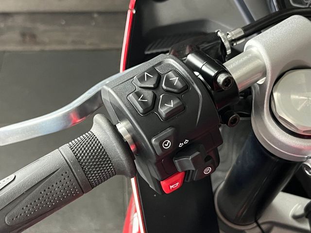 triumph - daytona-660