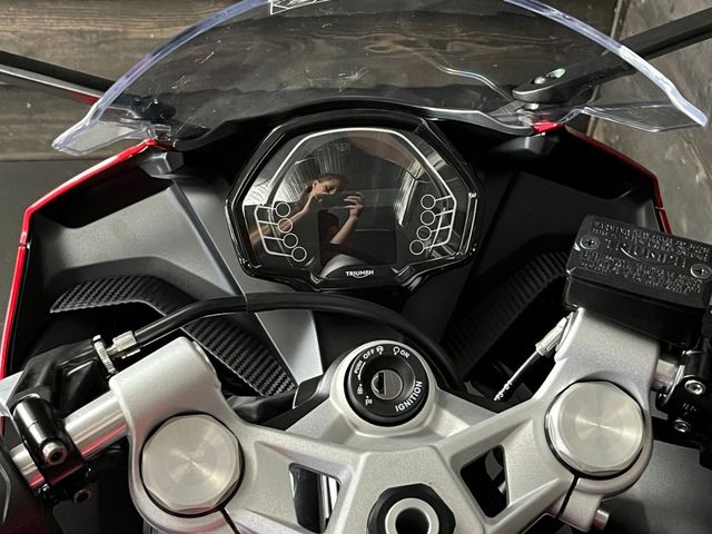 triumph - daytona-660