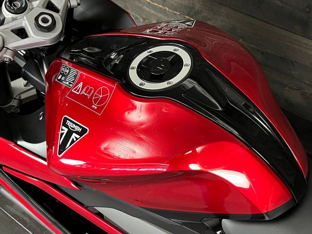 triumph - daytona-660