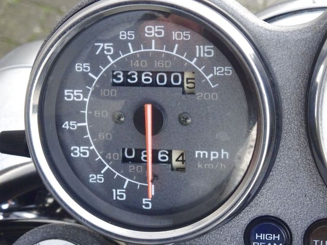 honda - vf-750-c-supermagna