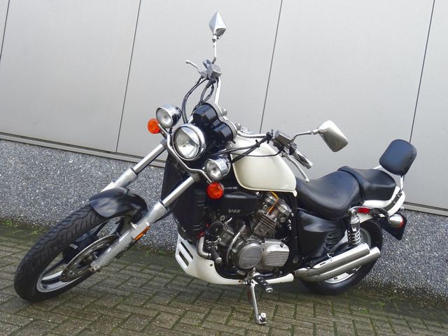 honda - vf-750-c-supermagna