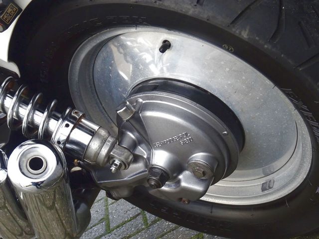 honda - vf-750-c-supermagna