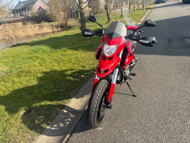 ducati - 796-hypermotard