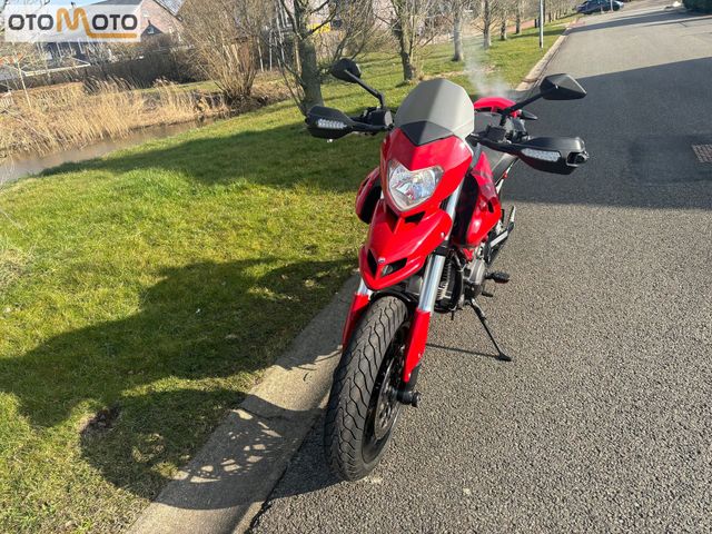 ducati - 796-hypermotard