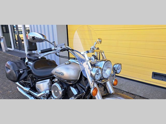 yamaha - xvs-1100-a-dragstar-classic
