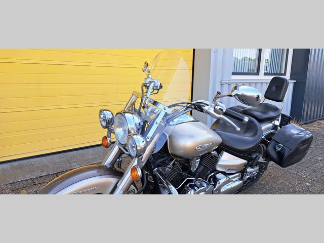 yamaha - xvs-1100-a-dragstar-classic