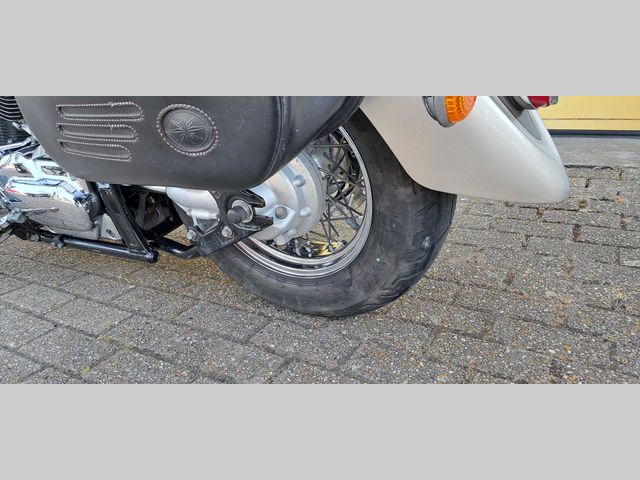 yamaha - xvs-1100-a-dragstar-classic
