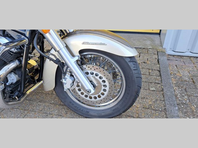 yamaha - xvs-1100-a-dragstar-classic