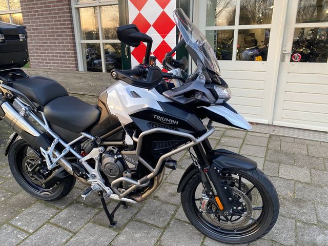 triumph - tiger-1200-gt-explorer