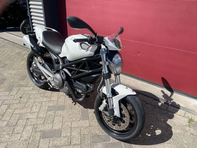 ducati - monster-696