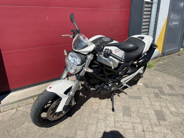 ducati - monster-696