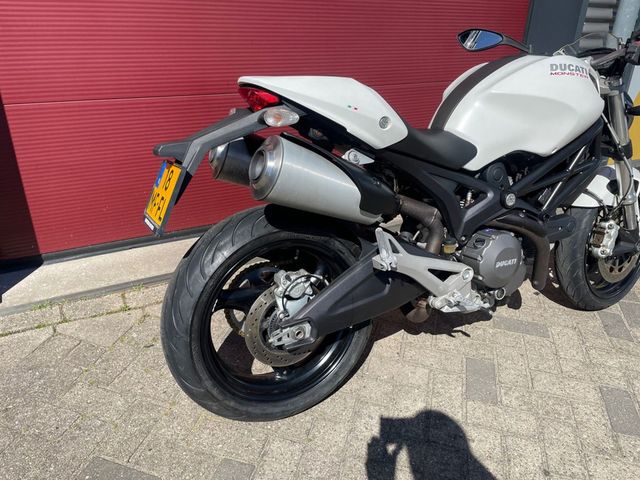 ducati - monster-696