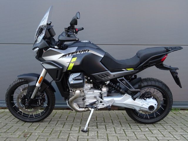 moto-guzzi - stelvio