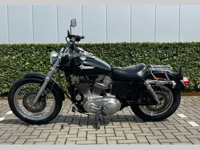 HARLEY-DAVIDSON SPORTSTER XLH 883 HUGGER – foto 2