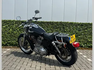HARLEY-DAVIDSON SPORTSTER XLH 883 HUGGER – foto 3