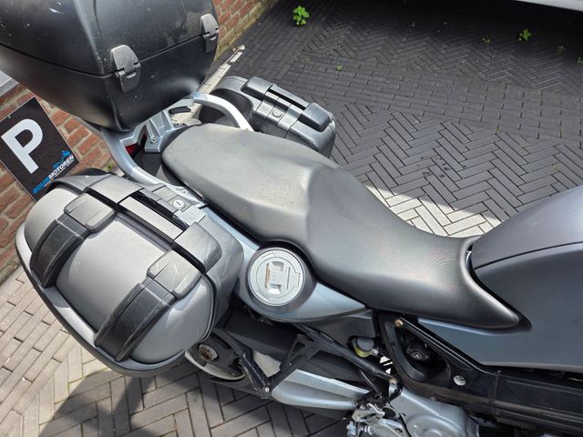 bmw - f-800-st