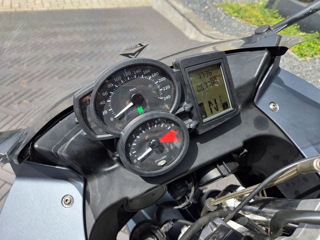 bmw - f-800-st