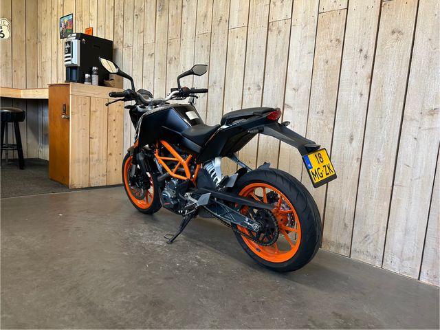 ktm - 390-duke