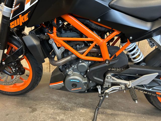 ktm - 390-duke