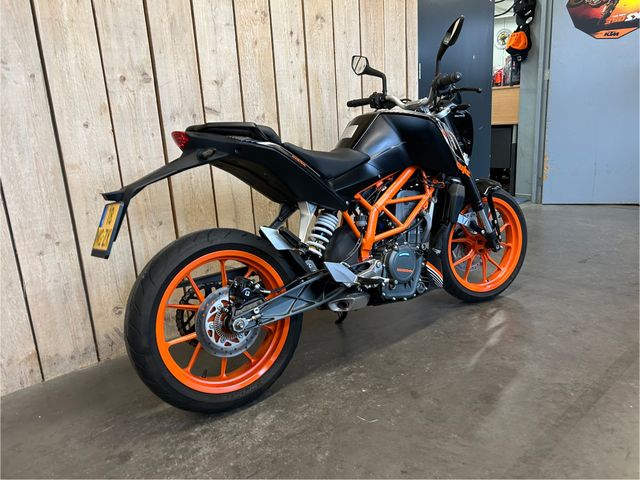 ktm - 390-duke