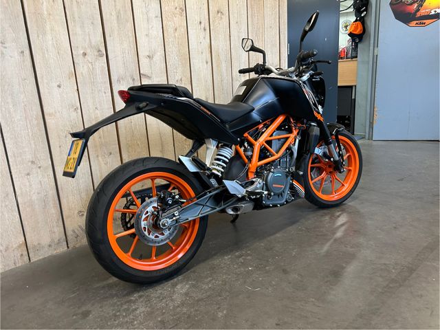 ktm - 390-duke