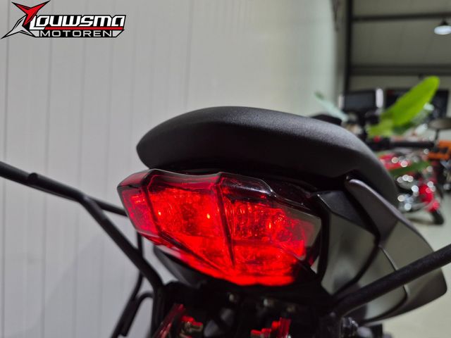 triumph - street-triple-r