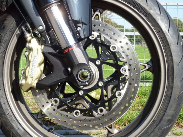 mv-agusta - brutale-990-r