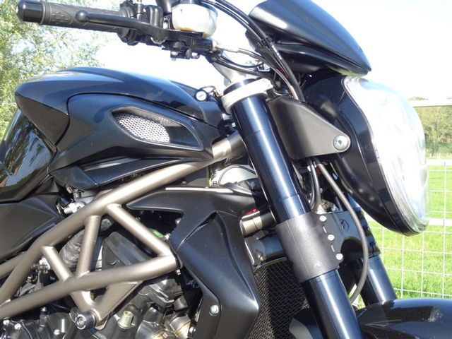 mv-agusta - brutale-990-r